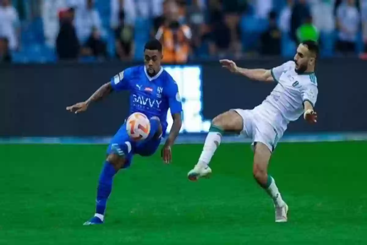 ينشر ويعلق على مباراة الهلال والأهلي!!