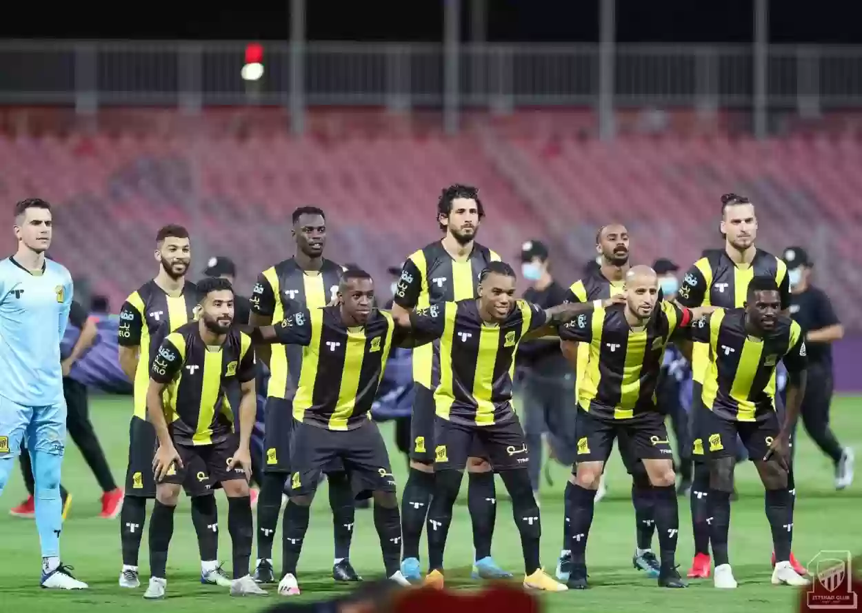 لاعب اتحاد جدة السعودي في مقر الهلال!