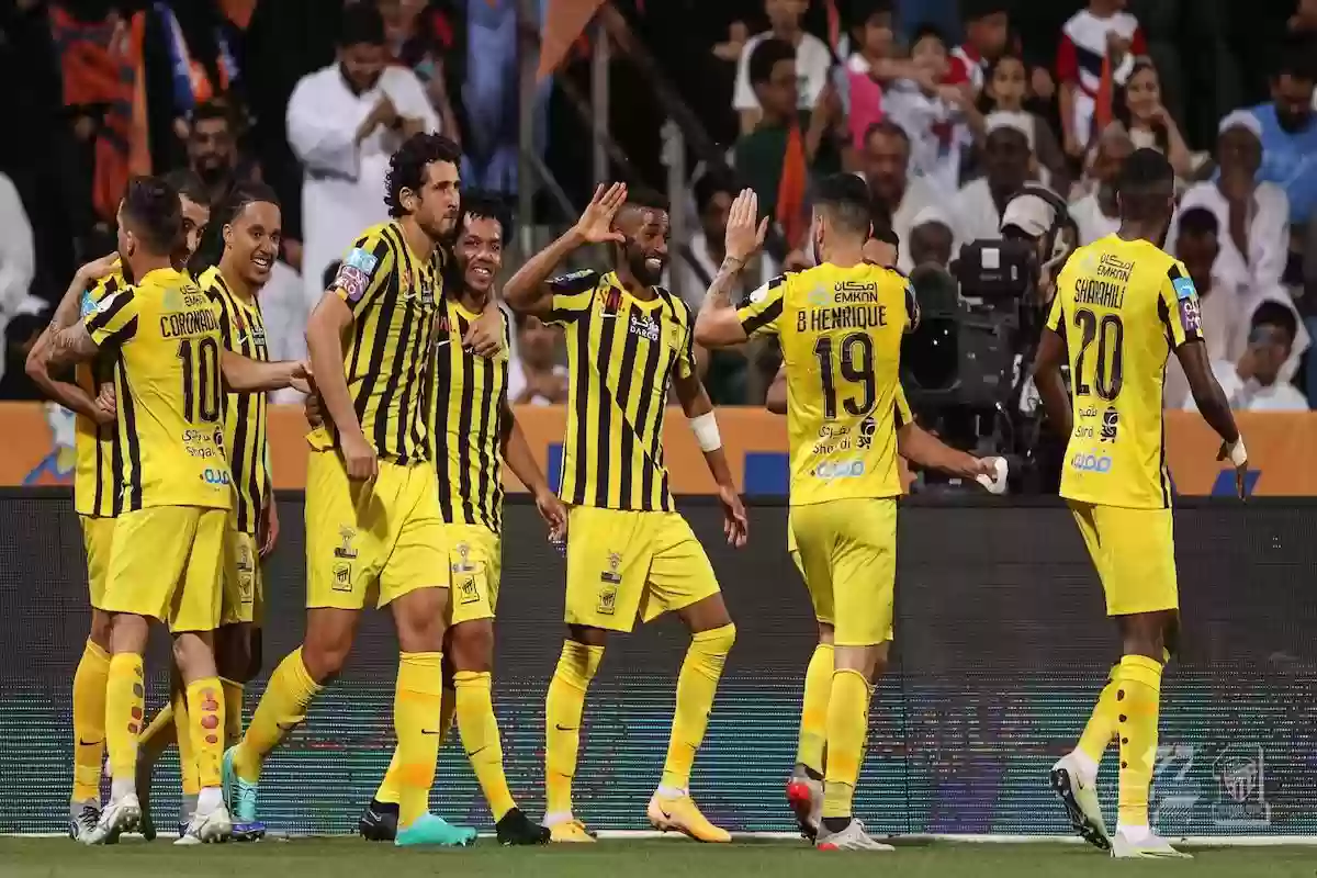 إشادة غير متوقعة من نجم الهلال بمحترف الاتحاد