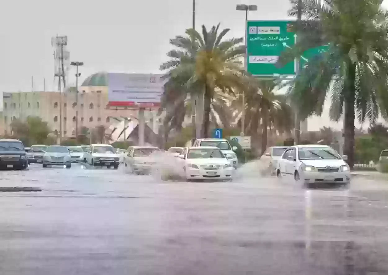 أمطار غزيرة وسيول ترمح في الشوارع